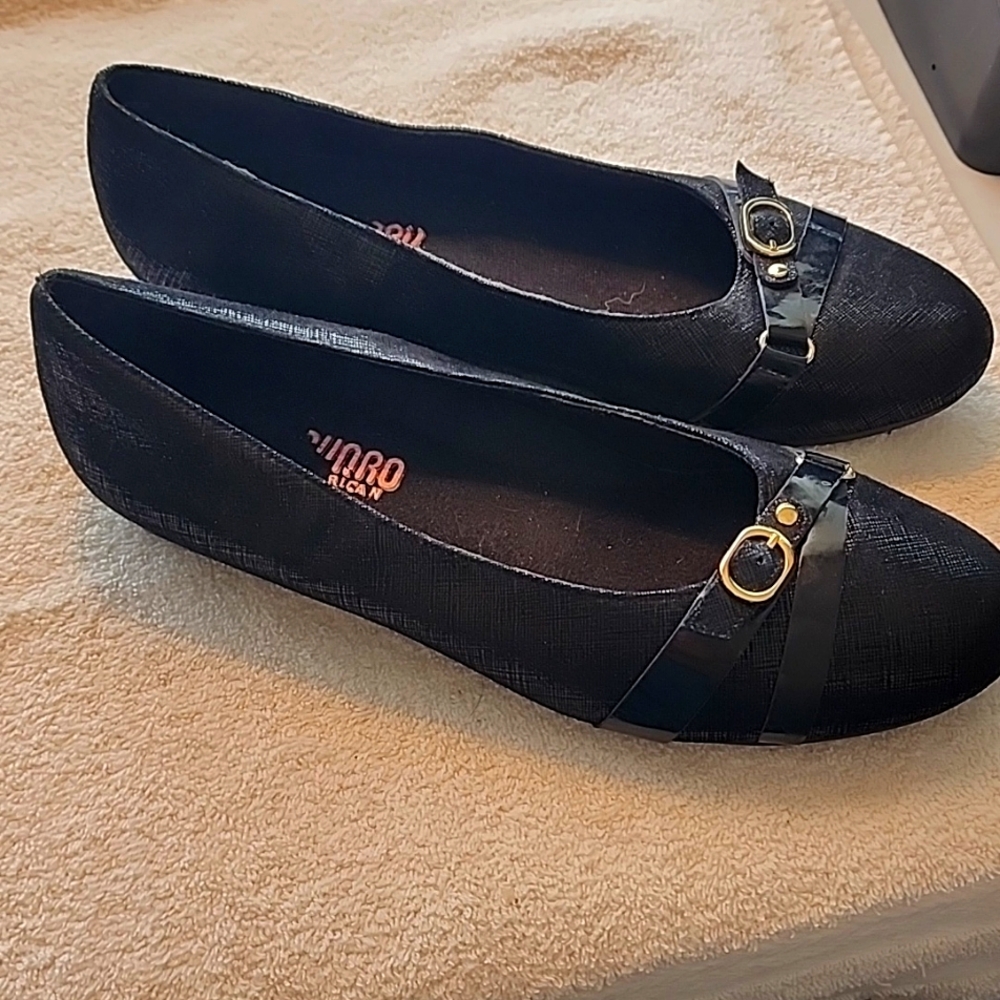 Munro Black Flats